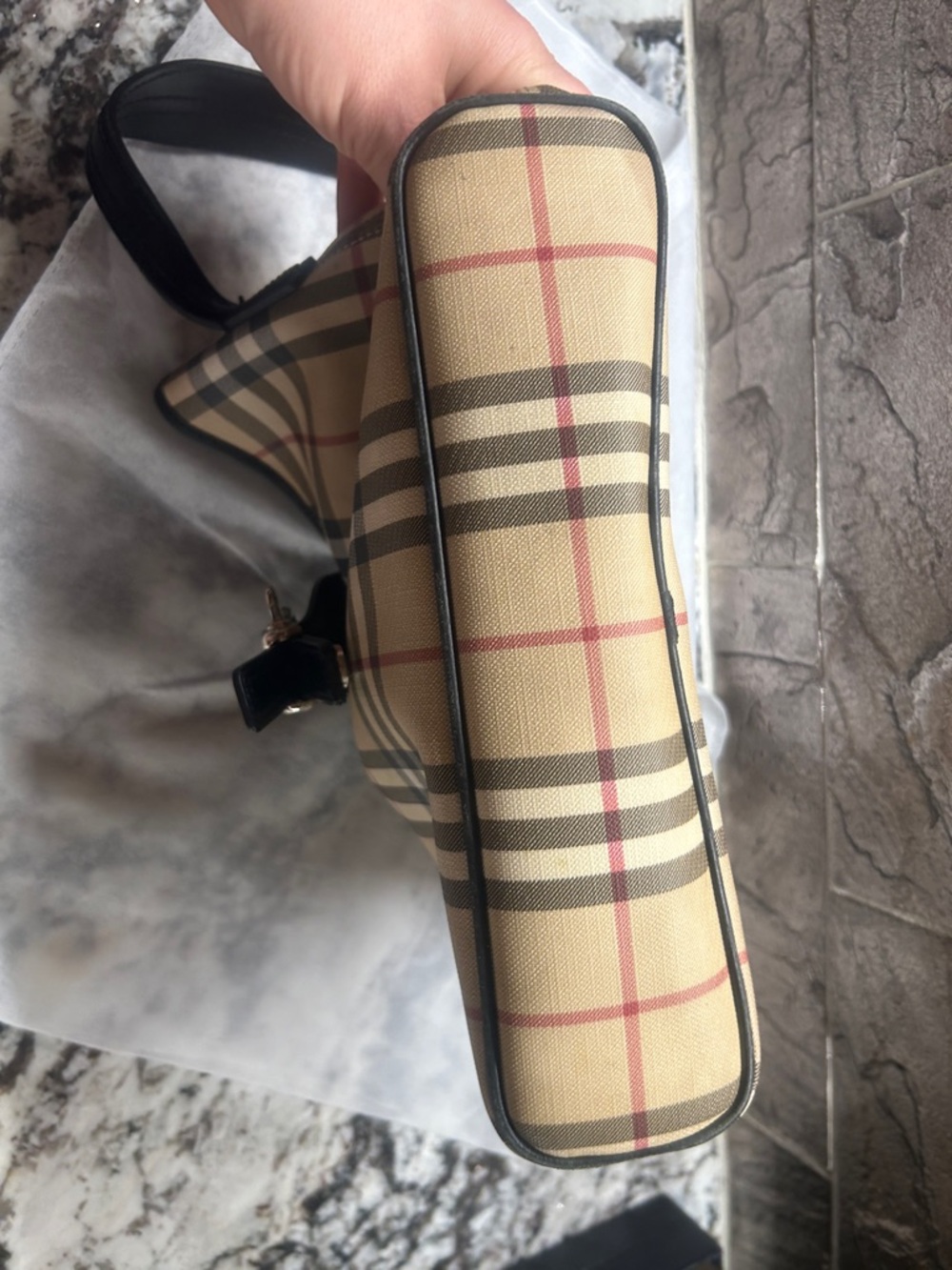 Burberry Vintage Beige Nova Check Canvas Shoulder Bag with Black Leather Trim - Picture 14 of 15